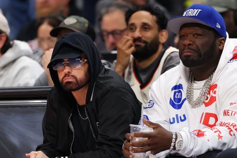 Eminem und 50 Cent (re.) beim Basketball.