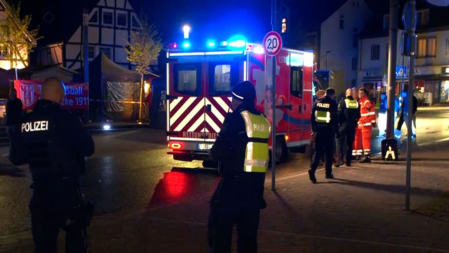 Bei einem Stadtfest in Herdecke ist ein 16-Jähriger mutmaßlich mit einem Messer verletzt worden. Foto: Markus Wüllner/Video-Line