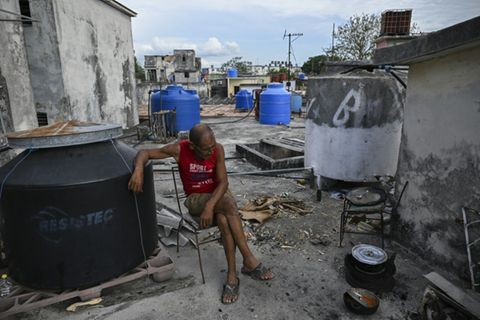 Improvisiertes Kochen mit Holz bei Stromausfall in Havanna
