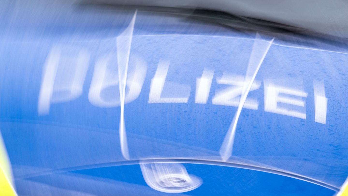 Die Polizei nahm den 32-Jährigen fest. (Symbolbild) Foto: Soeren Stache/dpa