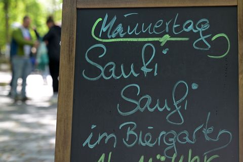 Die Berliner und Brandenburger haben den Vatertag gefeiert. Foto: Michael Bahlo/dpa