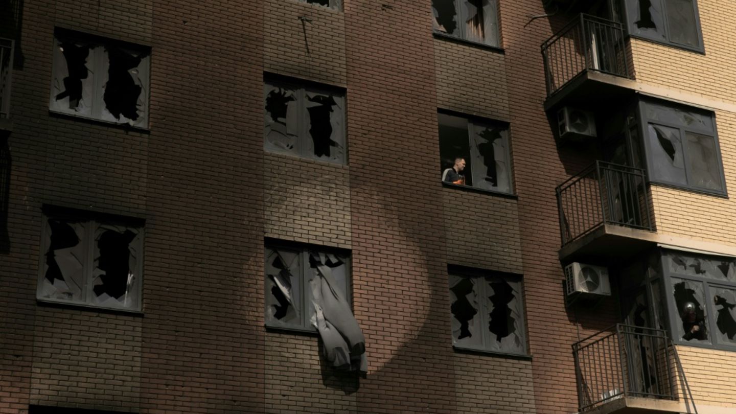 Beschädigtes Gebäude in Kiew