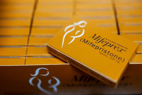 Medikament mit dem Wirkstoff Mifepriston
