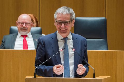 "Der Landtag kann einiges bewegen", sagt der scheidende Präsident Hendrik Hering. (Archivbild) Foto: Andreas Arnold/dpa