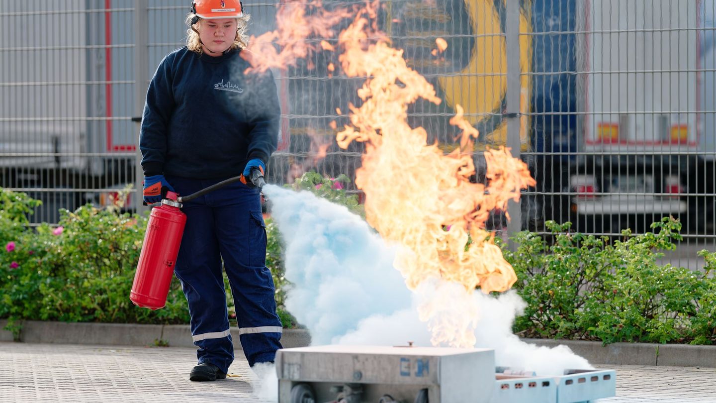 Kinder- und Jugendfeuerwehren in Baden-Württemberg haben so viele Mitglieder wie noch nie - auch Annabella von der Jugendfeuerwe