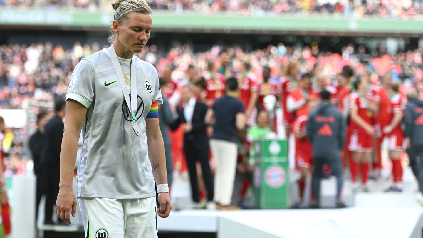 Alexandra Popp verpasste mit Wolfsburg den DFB-Pokalsieg. Foto: Fabian Strauch/dpa