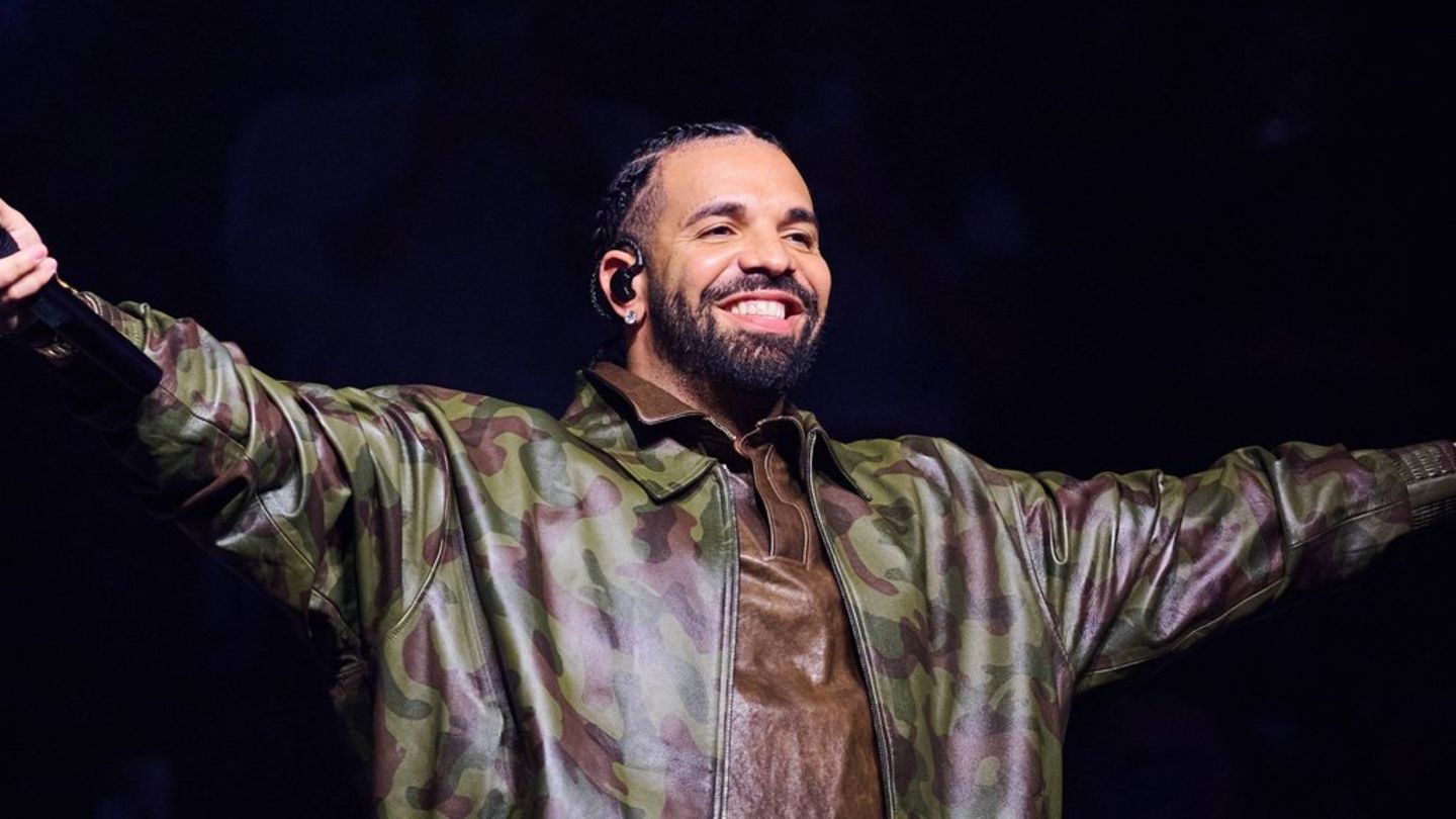 Drake meldet sich gleich mit drei Studioalben zurück.