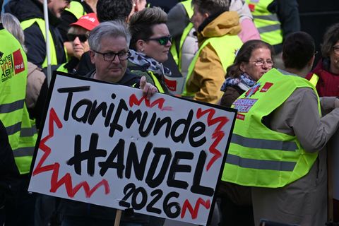 Verdi startet bundesweit Warnstreiks im Handel. Foto: Federico Gambarini/dpa