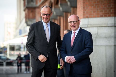 Im März hatte es noch geheißen, Berlins Bürgermeister Wegner habe am ersten Tag des Stromausfalls auch mit Kanzler Merz gesproch