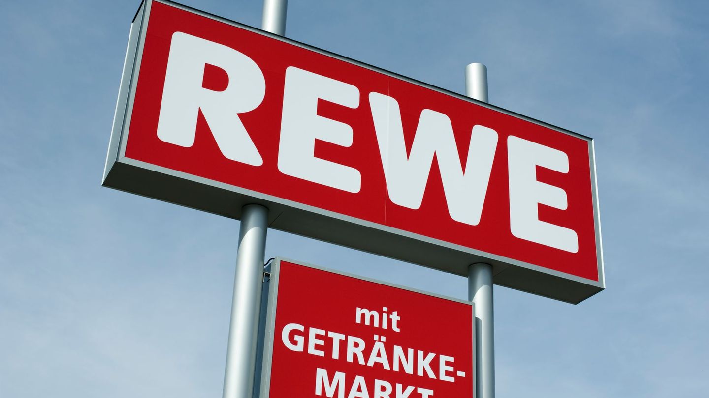 Neben Rewe sind auch die Supermarktketten Penny, Edeka und Kaufland von dem Streik betroffen.