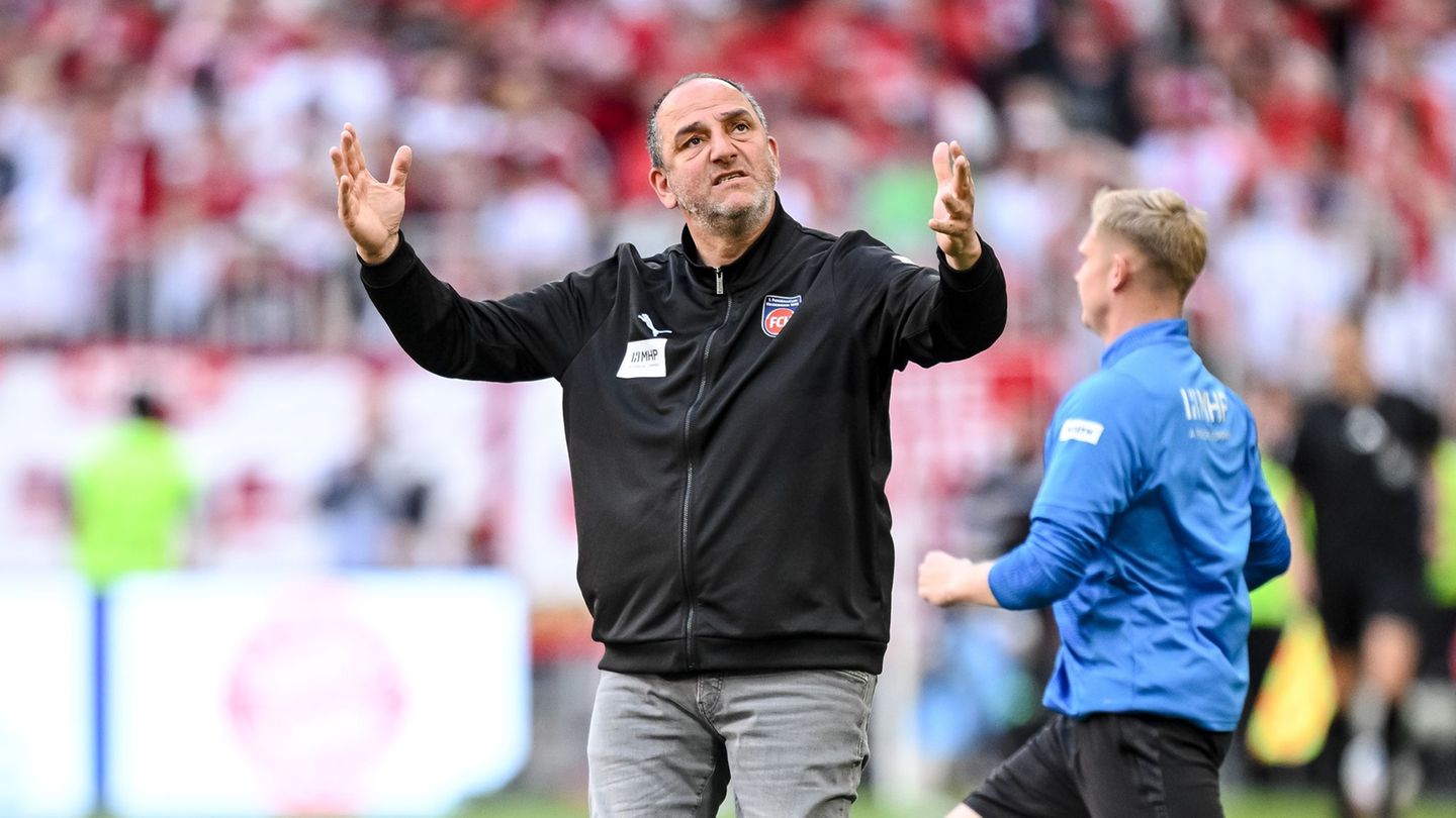 Frank Schmidt und der FCH wollen noch in die Relegation. (Archivbild) Foto: Harry Langer/dpa