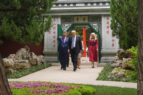 Xi (links) und Trump in den Gärten von Zhongnanhai