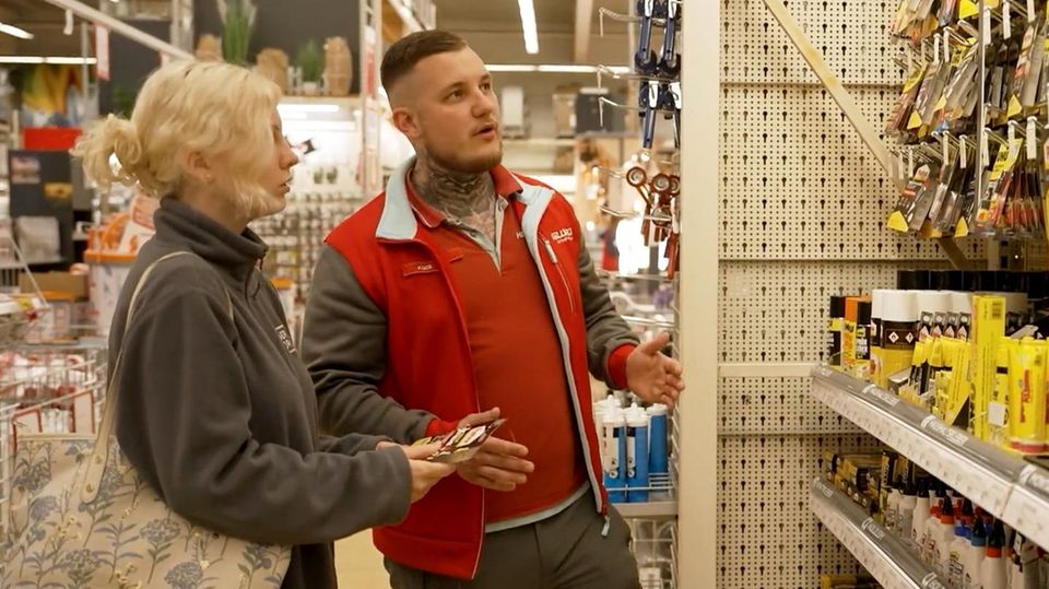 Beratungsgespräch im Baumarkt
