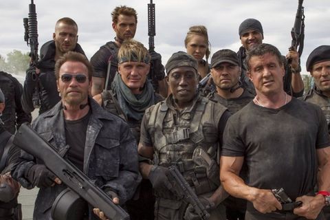Die "Expendables" um Arnold Schwarzenegger (v.l.) und Sylvester Stallone bekommen bald weibliche Konkurrenz.
