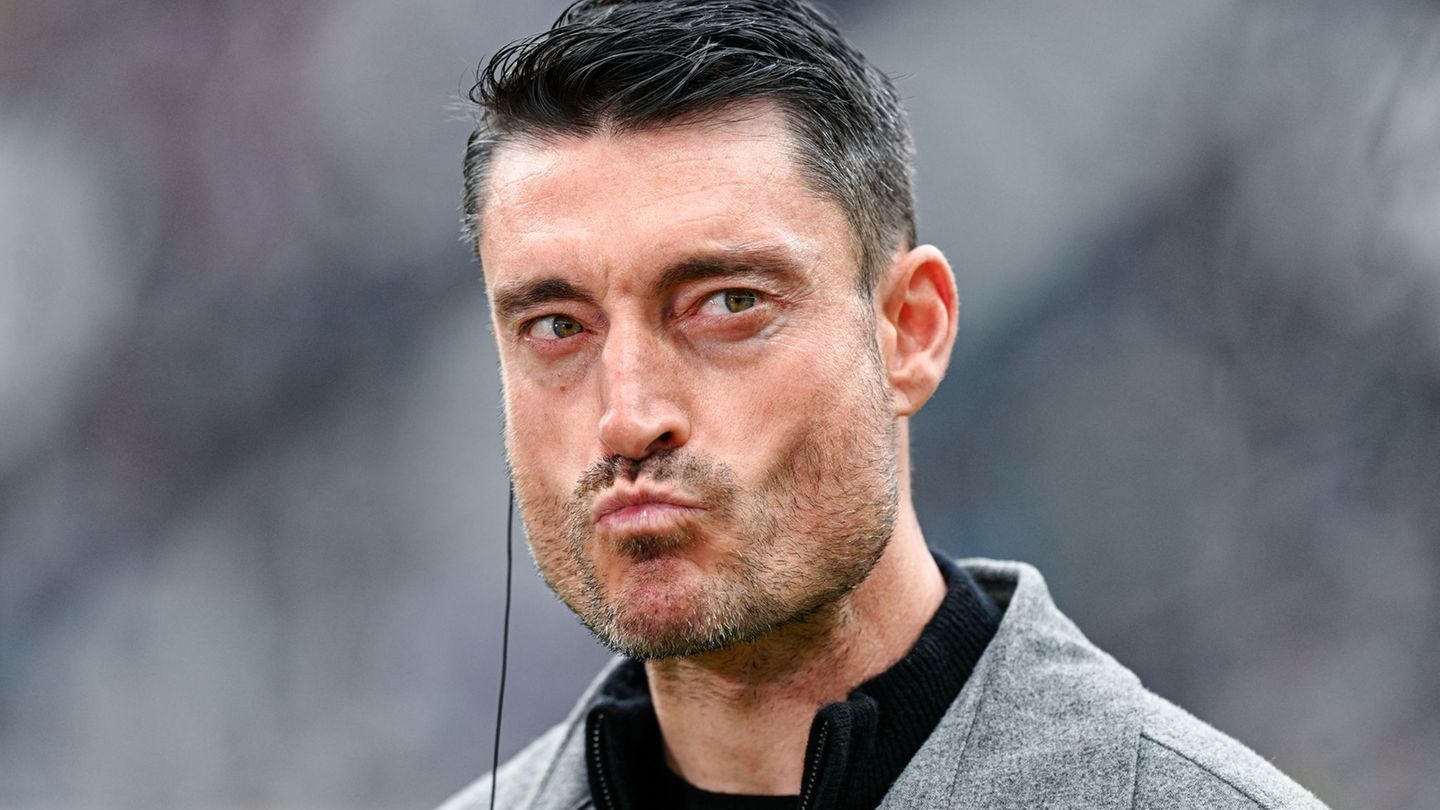 Frankfurts Trainer Albert Riera steht vor dem Ende. (Archivbild) Foto: Uwe Anspach/dpa