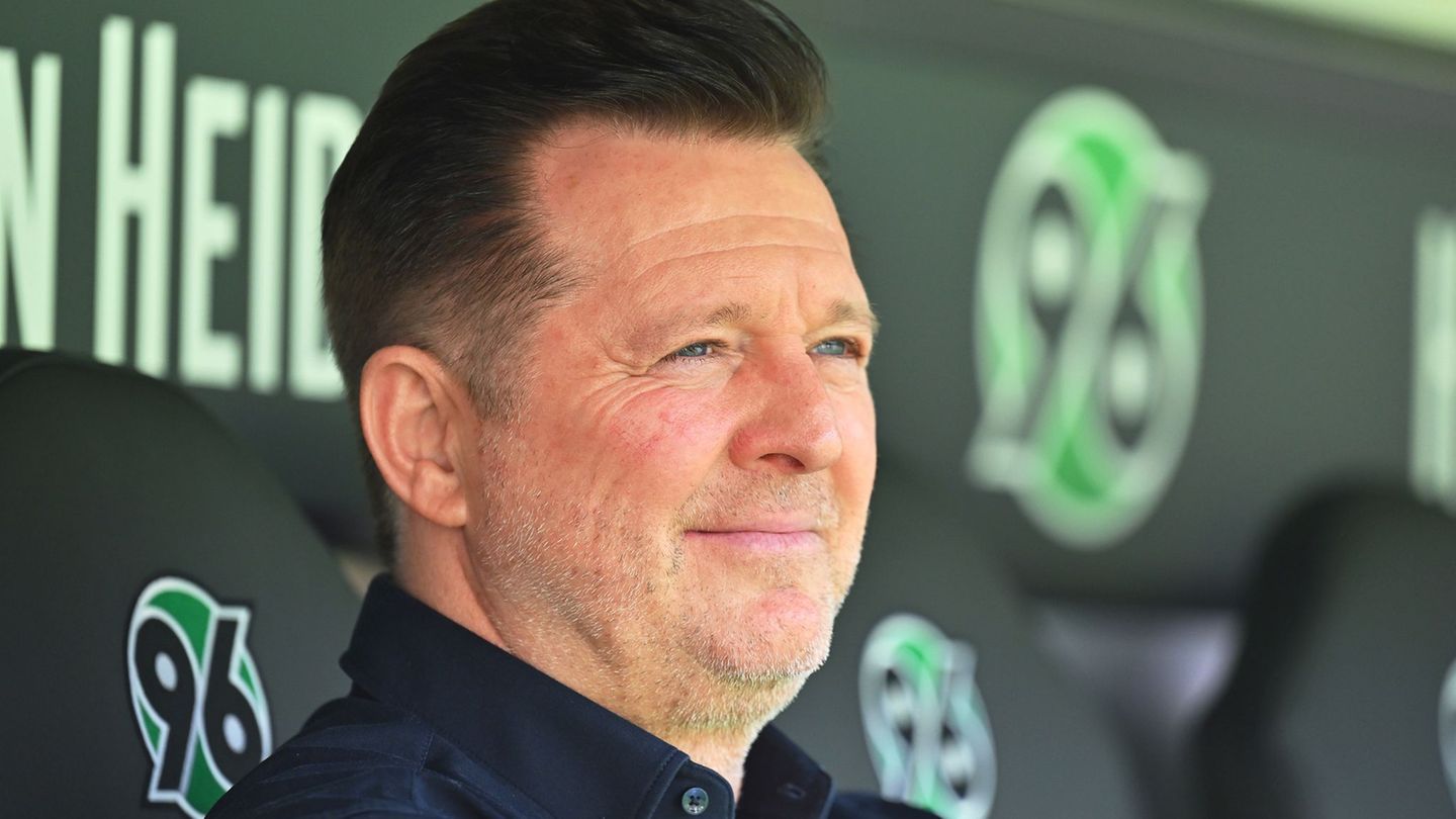 Hannover-Trainer Christian Titz. Foto: Swen Pförtner/dpa