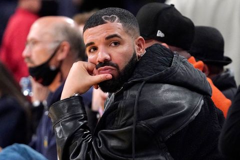 Auf den Alben verarbeitet der Musiker Drake unter anderem seinen öffentlich ausgetragenen Streit mit Rap-Star Kendrick Lamar. (A