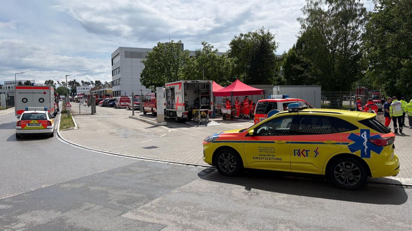 Feuerwehr und Rettungskräfte waren mit einem Großaufgebot im Einsatz. Foto: Sanitätseinsatzleitung/Nürnberger Hilfsorganisatione