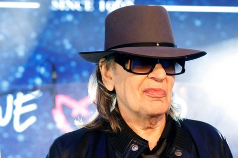 24 Musiker und Bands wirkten an "We Love Udo - Das Udo Lindenberg Tribute Album" zu Ehren des Panikrockers mit.