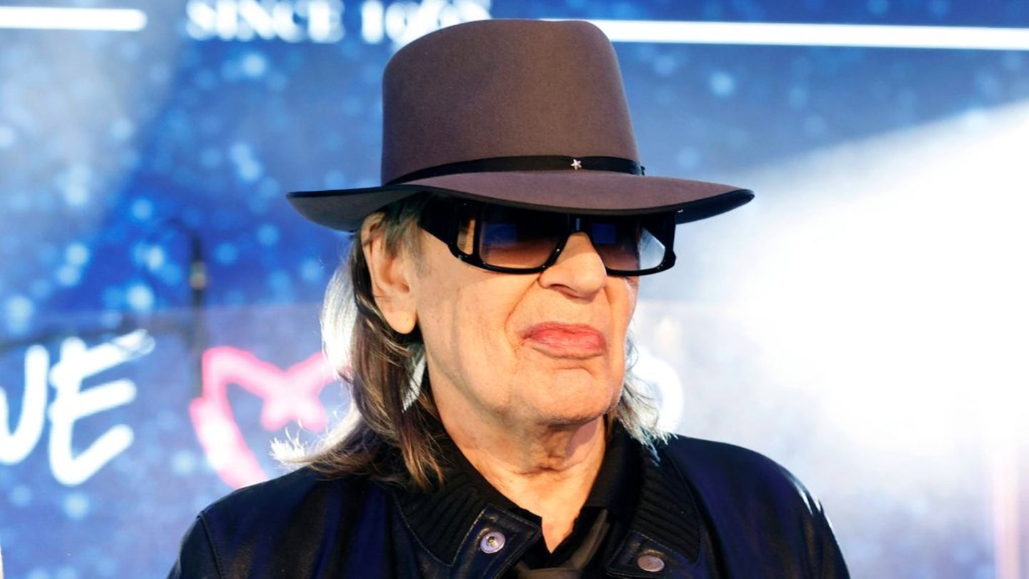 24 Musiker und Bands wirkten an "We Love Udo - Das Udo Lindenberg Tribute Album" zu Ehren des Panikrockers mit.