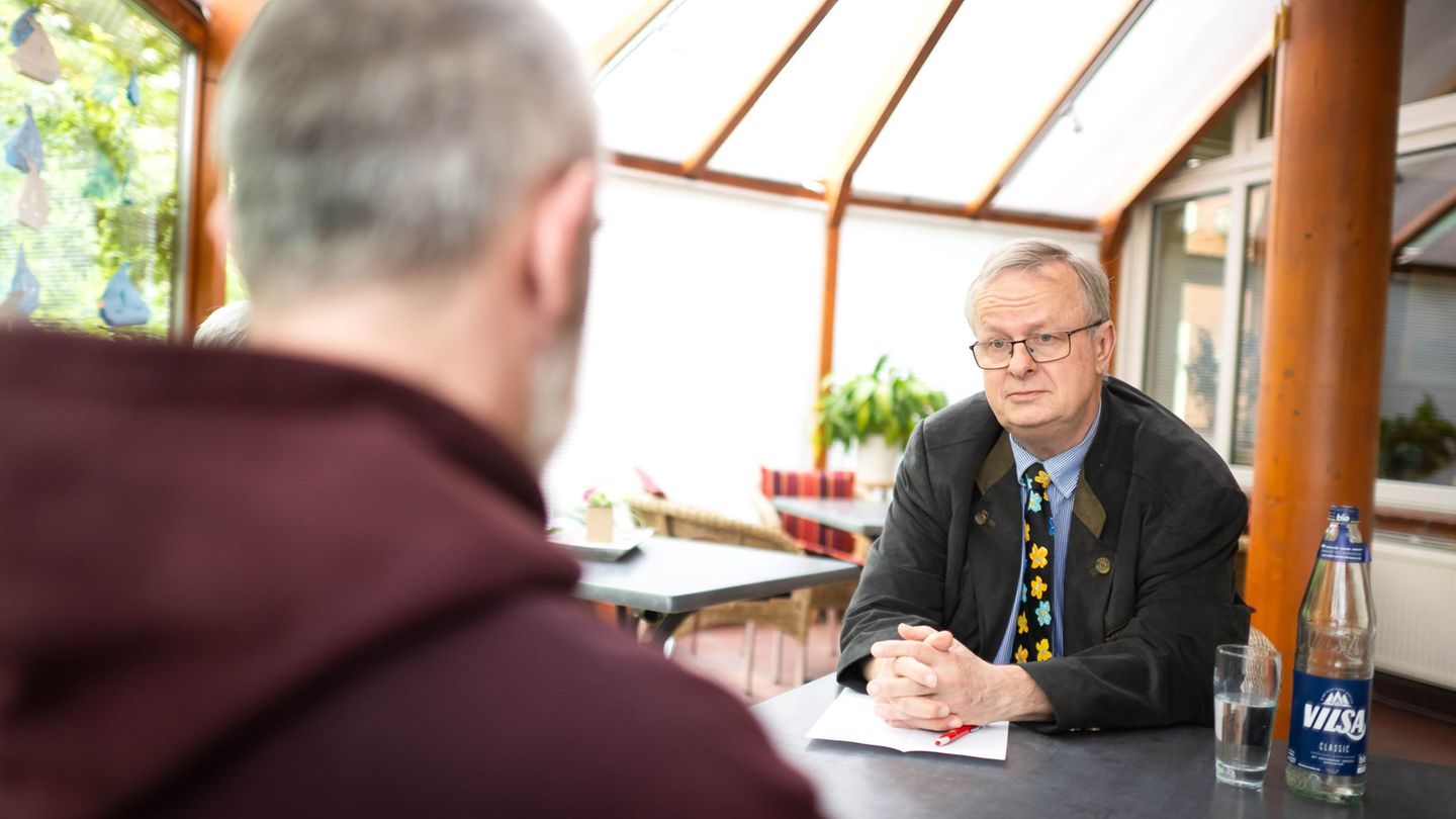 Dr. Gunnar Wagner hat ein Ohr für Menschen mit dermatologischen Erkrankungen. Foto: Sina Schuldt/dpa