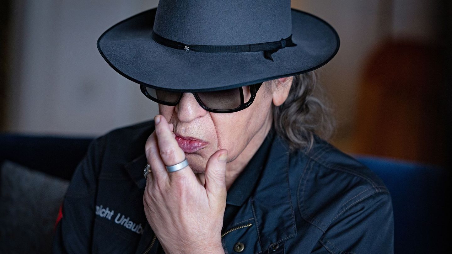 Udo Lindenberg wird zum 80. Geburtstag mit der ARD-Doku "UDO Rebell. Rockstar. Ikone" gewürdigt.