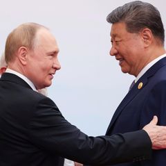 Putin spricht mit dem chinesischen Präsidenten Xi Jinping