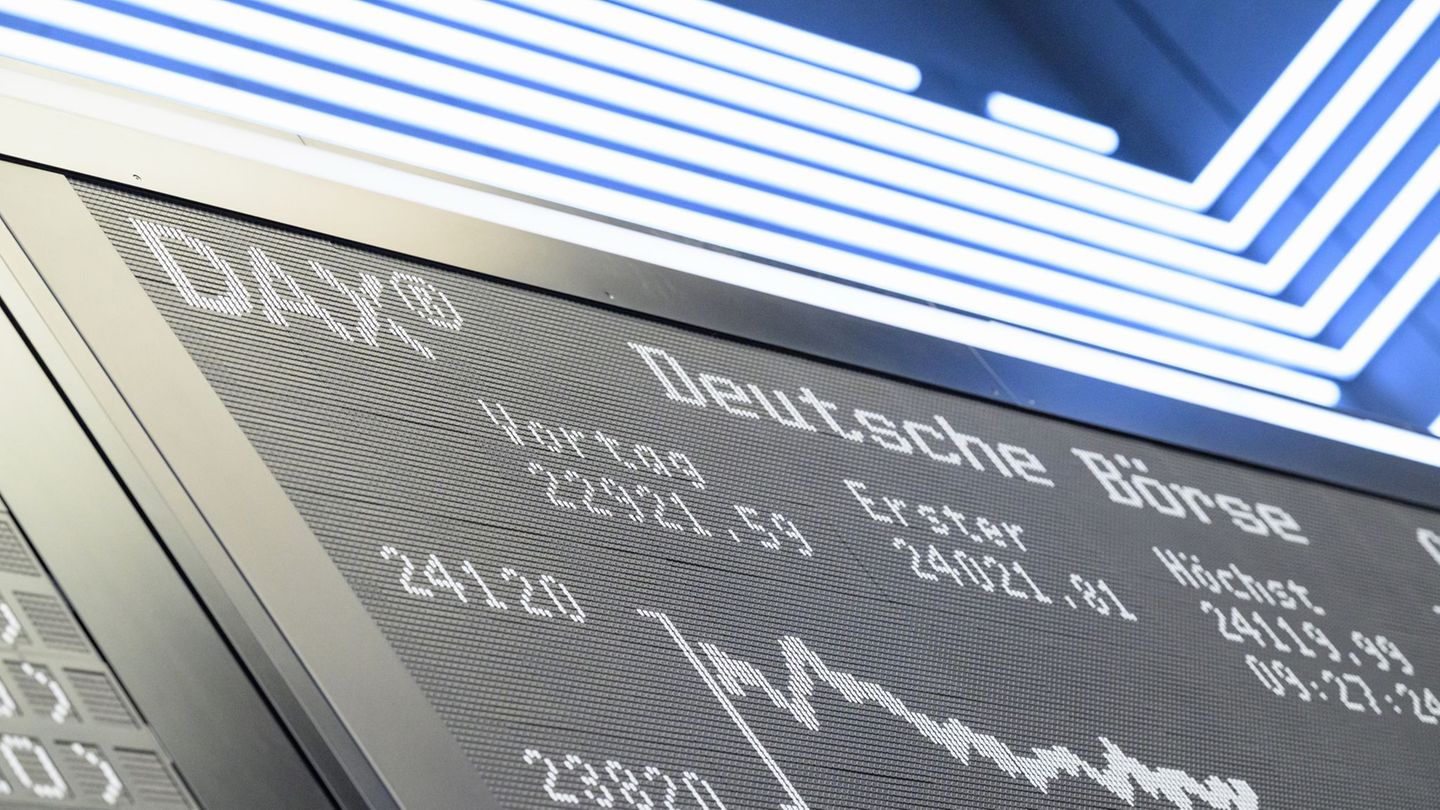 Vor allem die Finanzbranche sorgt für steigende Gewinne im Top-Segment der deutschen Börse. (Illustration) Foto: Hannes P Albert