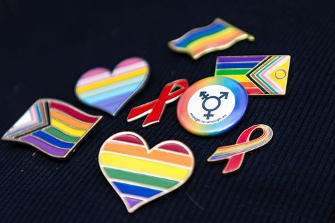 Am 17. Mai ist der Tag gegen Homo-, Bi-, Inter- und Transfeindlichkeit. (Symbolbild) Foto: Frank Hammerschmidt/dpa
