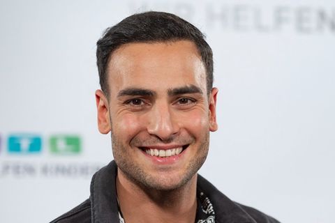 Schauspieler Timur Ülker liegt im Krankenhaus.