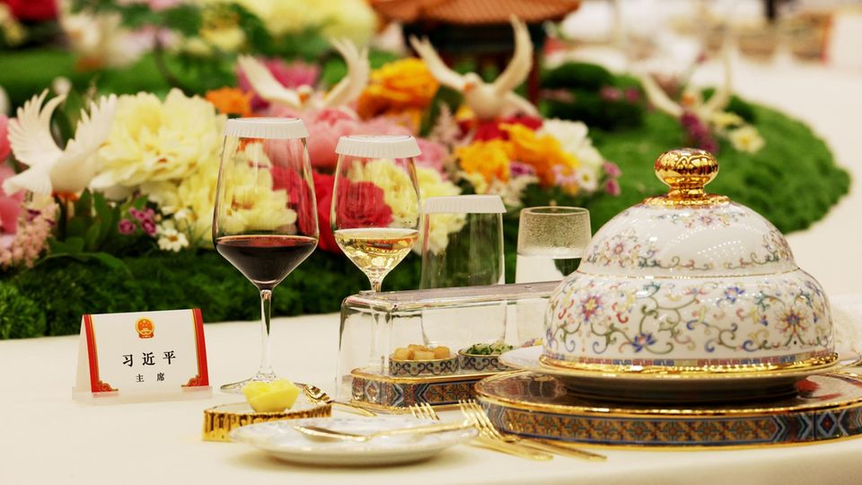 Tischdekoration des Staatsbanketts aus Anlass des Besuches von Präsident Donald Trump in Beijing