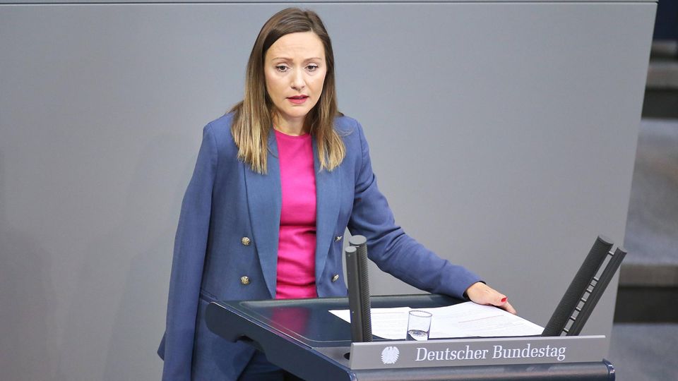 Jasmina Hostert, frauenpolitische Sprecherin der SPD-Bundestagsfraktion
