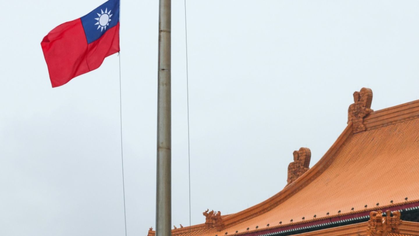 Taiwanische Flagge in Taipeh