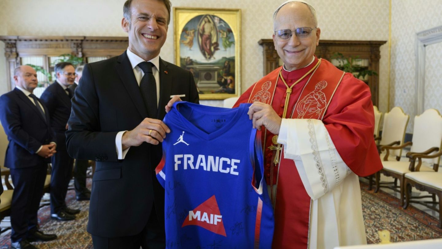 Papst Leo XIV. mit Frankreichs Präsident Macron