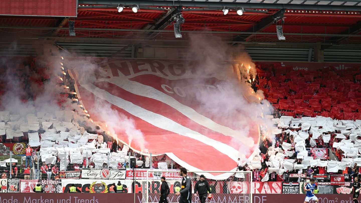 Energie Cottbus ist in die 2. Bundesliga aufgestiegen. Foto: Jens Niering/dpa