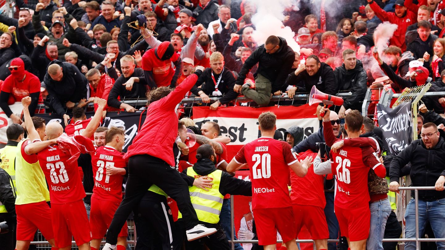 Rot-Weiss Essen steht in der Relegation zur 2. Liga Foto: Lucca Fundel/dpa