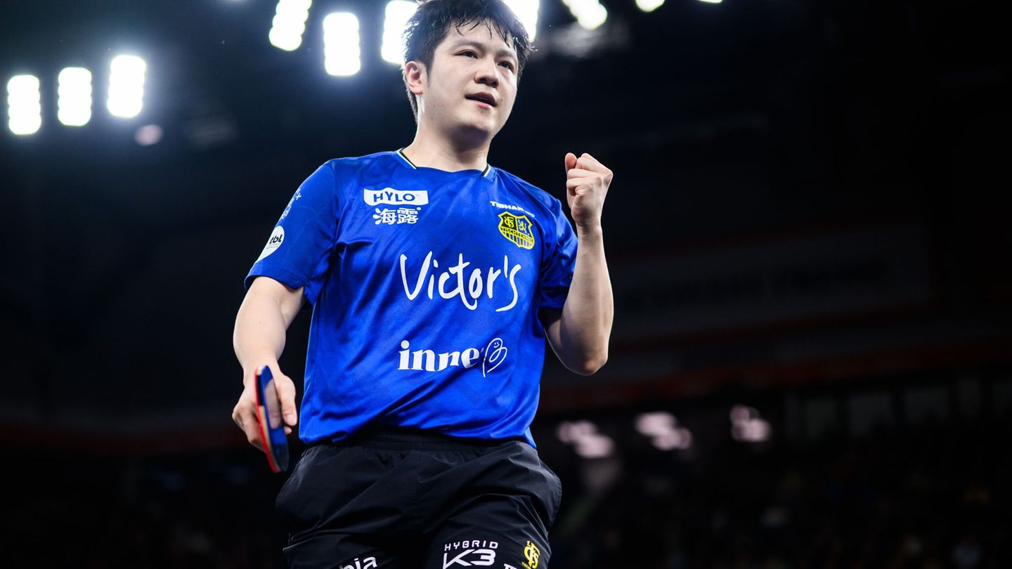 Saarbrückens Superstar Fan Zhendong ist mit seinem Team wieder im Champions-League-Finale. (Archivbild) Foto: Tom Weller/dpa