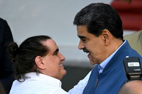 Nicolás Maduro (rechts) und Alex Saab im Jahr 2023