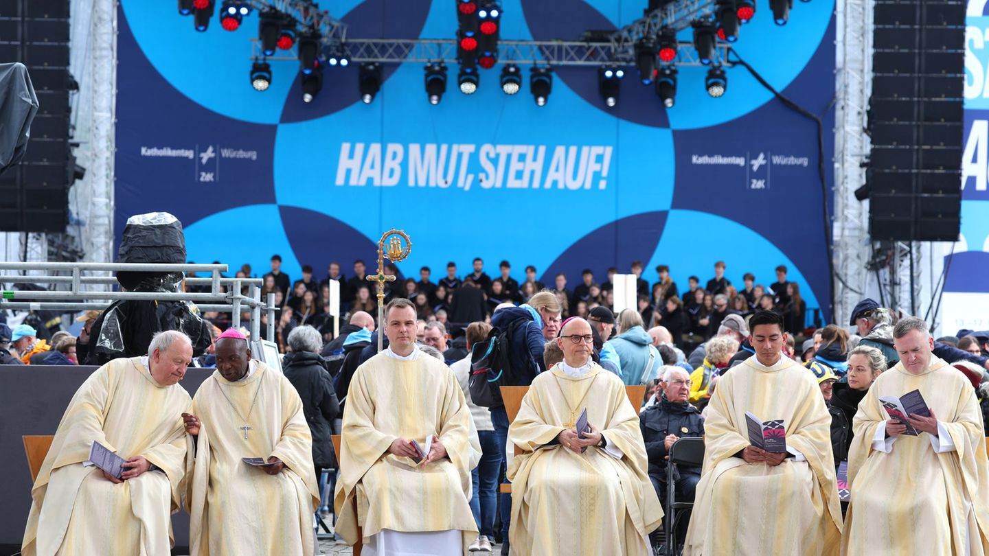 Zum Schlussgottesdienst werden tausende Menschen erwartet. (Archivbild) Foto: Karl-Josef Hildenbrand/dpa