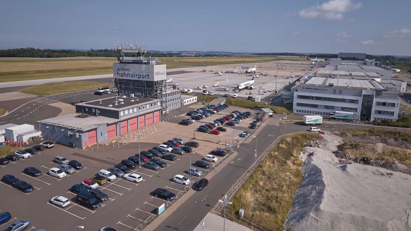 Im vergangenen Jahr verzeichnete der Flughafen Hahn nach eigenen Angaben ein Passagieraufkommen von knapp 2,2 Millionen Menschen