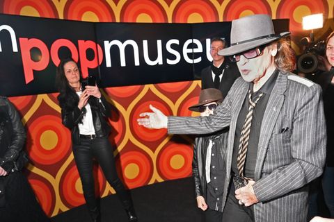 Das Rock'n'Popmuseum zeigt eine Sonderausstellung zu Udo Lindenberg, der am Sonntag 80 wird - auch zur Eröffnung 2018 kam der Sä