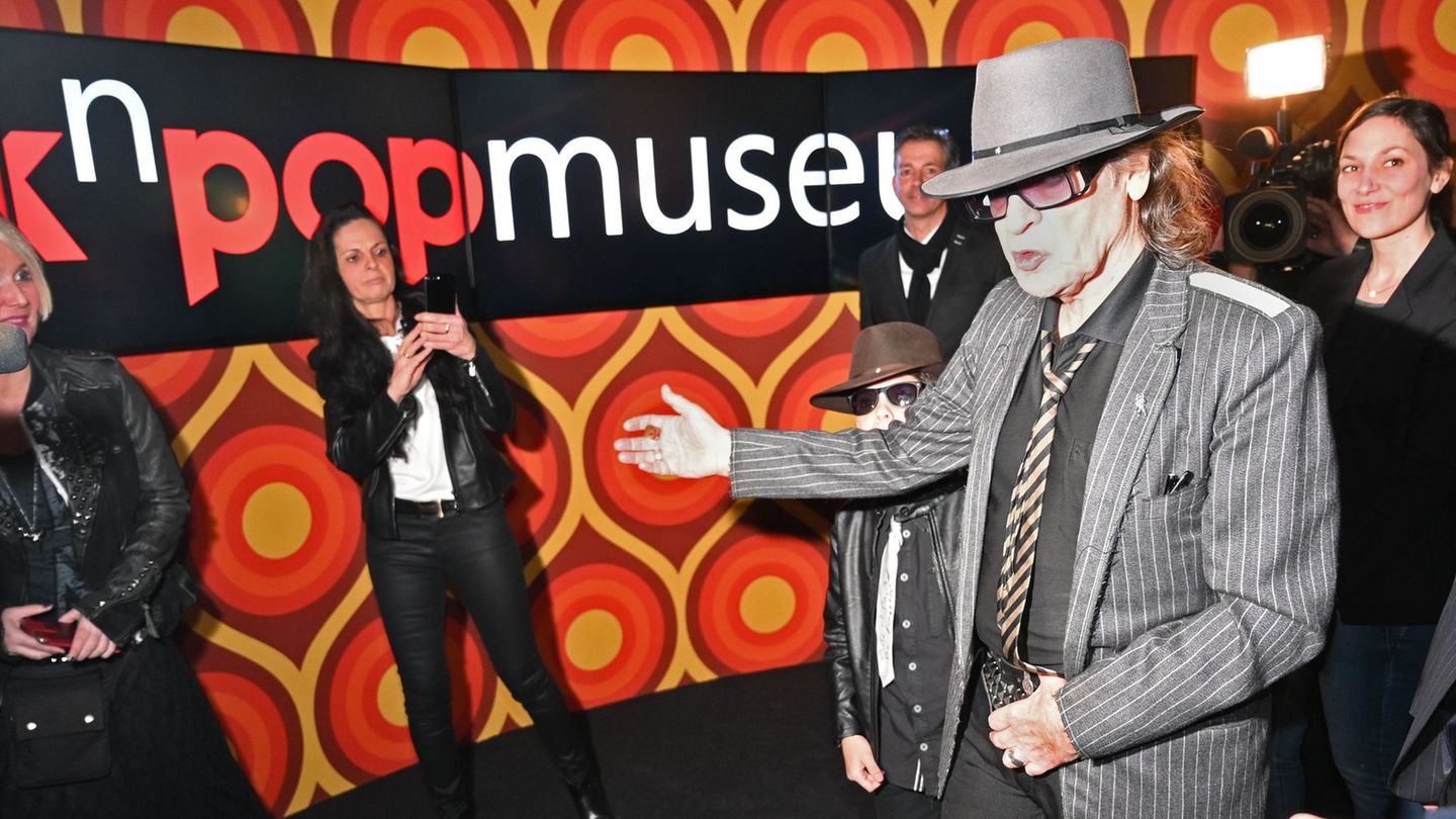 Das Rock'n'Popmuseum zeigt eine Sonderausstellung zu Udo Lindenberg, der am Sonntag 80 wird - auch zur Eröffnung 2018 kam der Sä