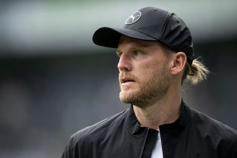 Die Zukunft von Trainer Eugen Polanski in Gladbach ist offen. Foto: Fabian Strauch/dpa
