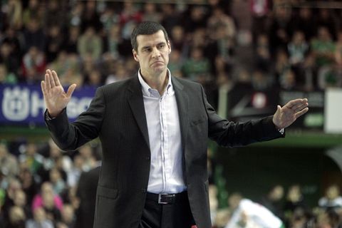 Vladimir Jovanovic wird neuer Cheftrainer des Basketball-Bundesligisten Syntainics MBC. (Archivbild) Foto: picture alliance / dp