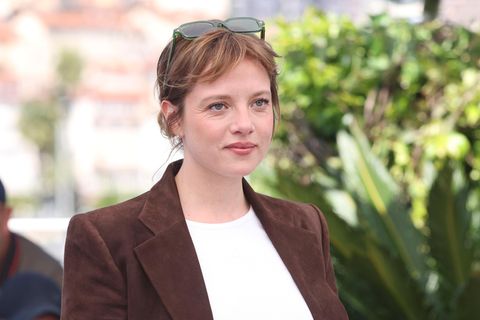 Jella Haase beim Fotocall in Cannes
