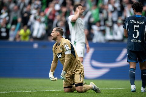 Oliver Baumann hatte einen harten Samstag. Foto: Fabian Strauch/dpa