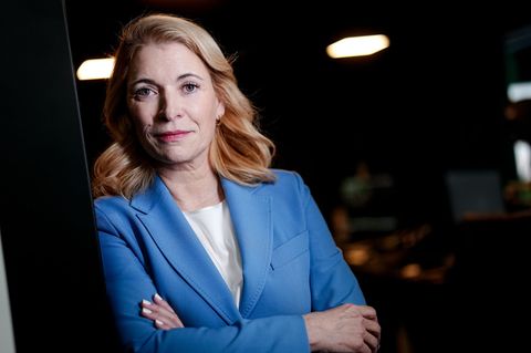 Bahnchefin Evelyn Palla treibt den Umbau des Konzerns voran. (Archivbild) Foto: Kay Nietfeld/dpa