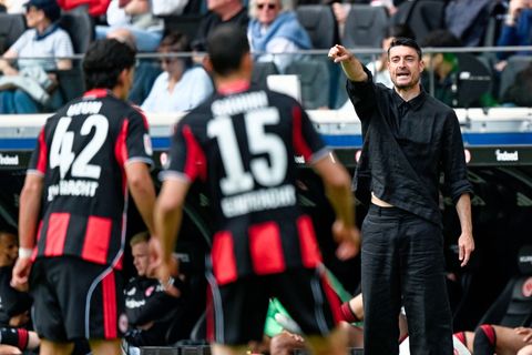 Trainer Albert Riera verpasste mit Eintracht Frankfurt den Einzug in den Europapokal. Foto: Uwe Anspach/dpa