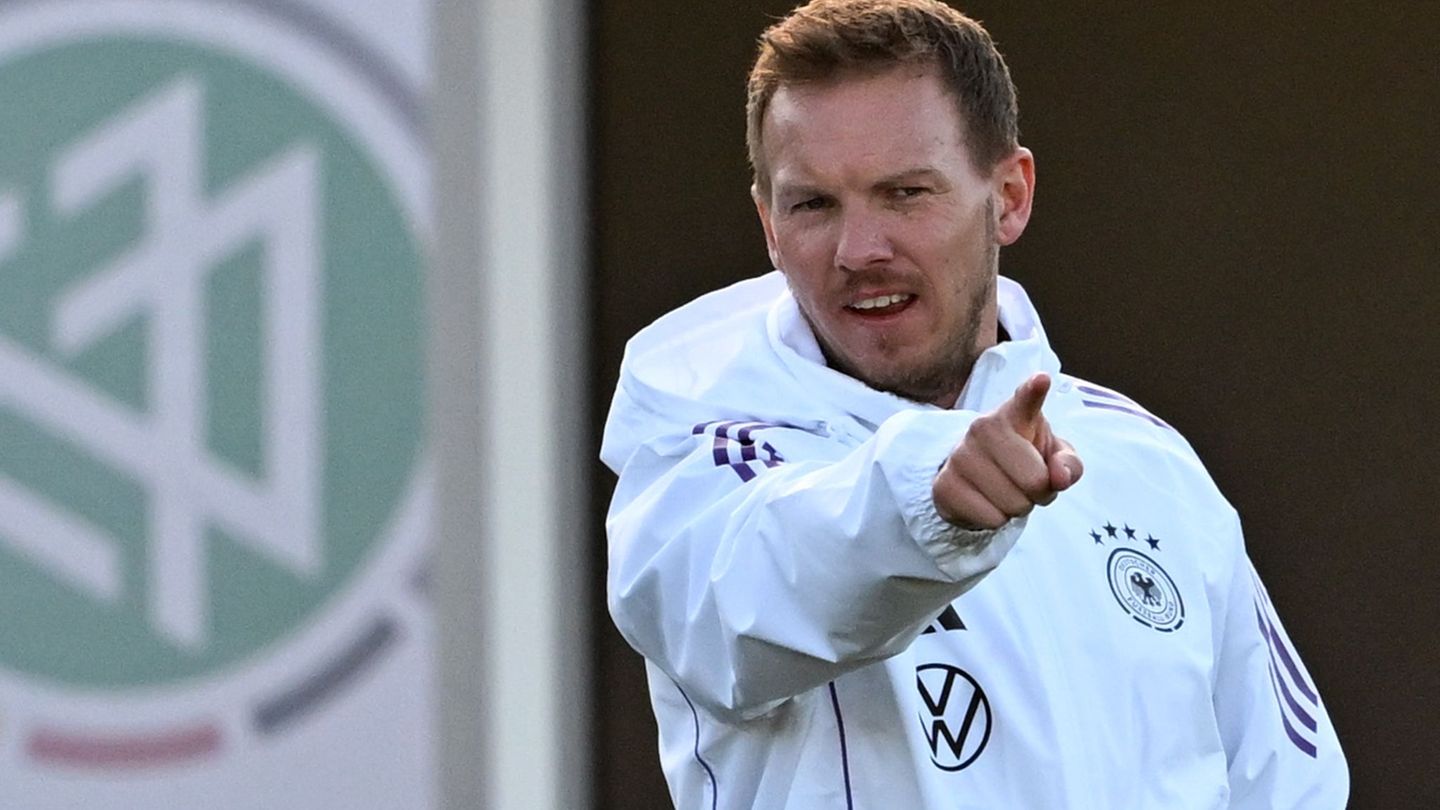 Bundestrainer Julian Nagelsmann gibt die Richtung vor - auch beim Kader. (Archivbild) Foto: Arne Dedert/dpa