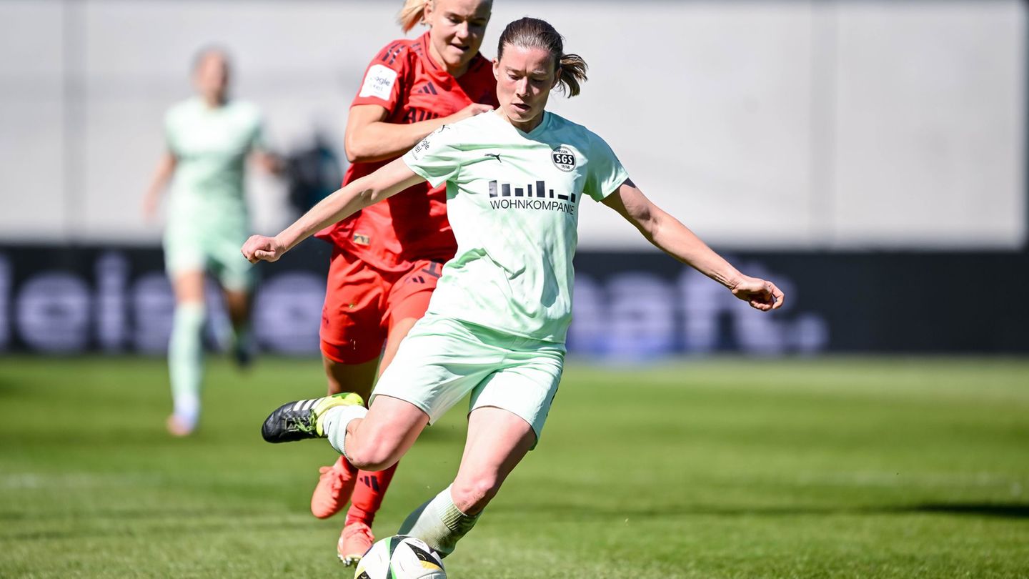 Die Wege trennen sich: In der Liga werden Lena Ostermeier (r) und die SGS Essen nicht mehr auf Bayerns Pernille Harder treffen.
